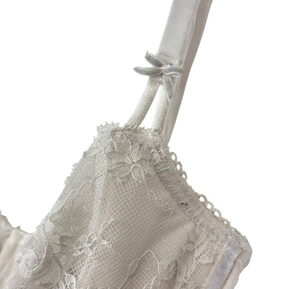 Victorias Secret Dream Angels Push Up Without Padding White Velvet Bra 32DDD - Picture 6 of 16